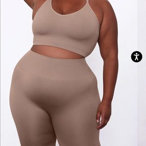 SETActive Sculptflex Sand Set - V-Neck bra & leggings